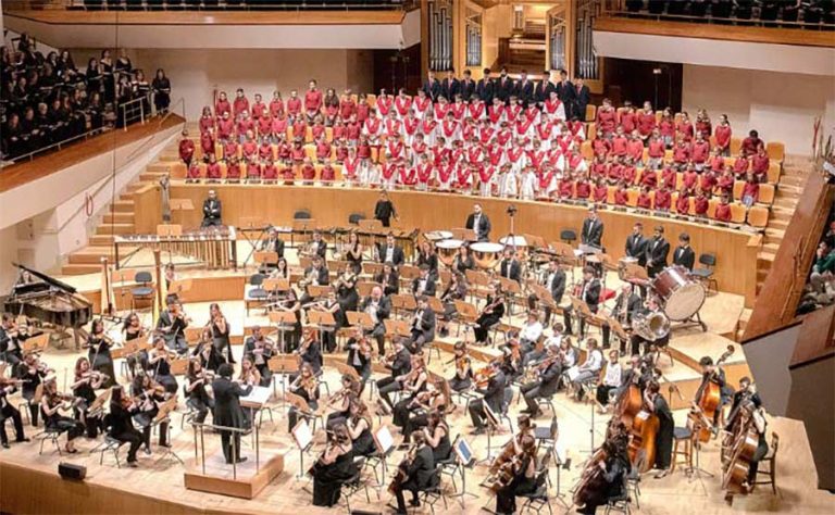 Europa Press Noticia Más de 1.500 personas asisten al X concierto de Navidad de la Joven Orquesta y Coro Santa María la Blanca